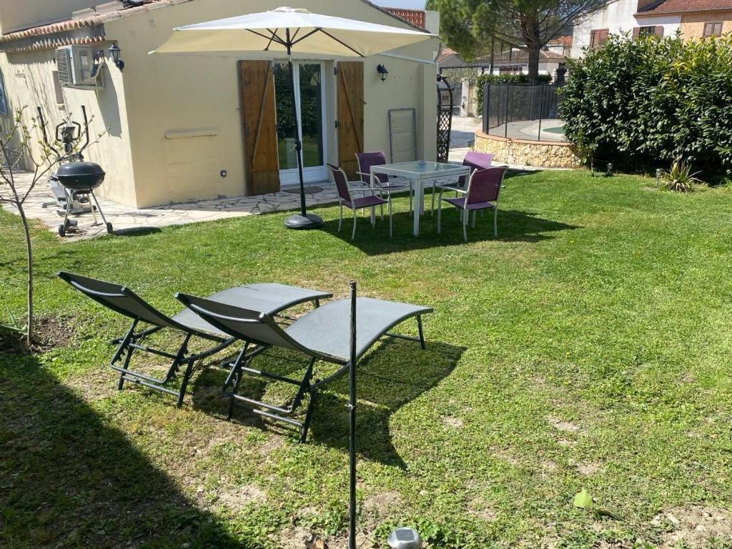 וילנב-לובה Studio Climatise Avec Piscine Et Jardin מראה חיצוני תמונה